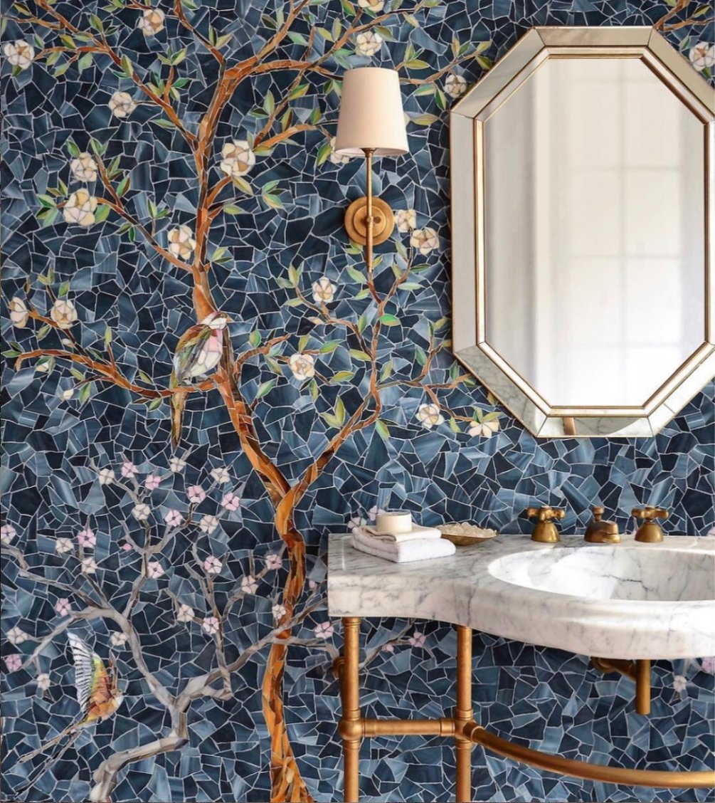 Blessing your feed this #TileTuesday with an unbelievable bathroom wall... Would you like this in your home? 🤯
📸: instagram.com/famosatile