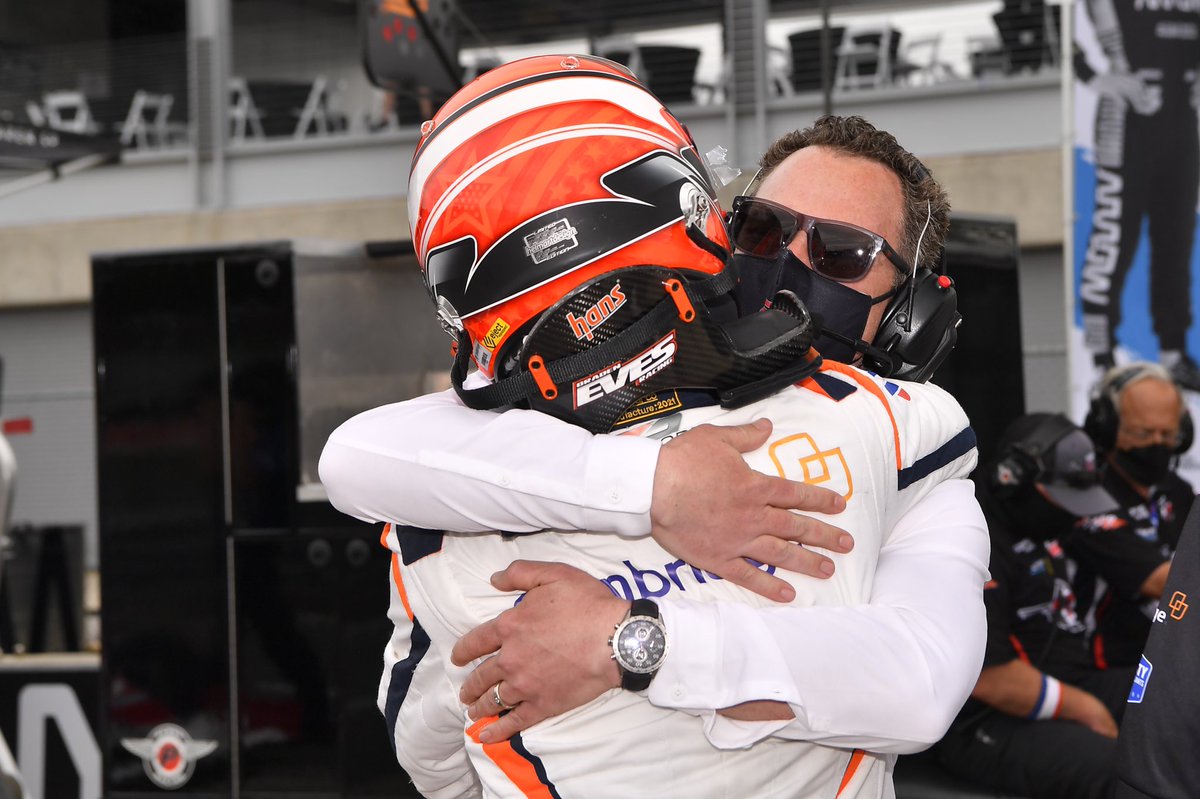 Bradeneves's tweet photo. The winning feeling - nothing better going into the Grand Prix of St Petersburg this weekend 🏎😮 @Cambridge_FX #Roadtoindy #teamcoopertire #thebeves #ehteam  #hustoninsurance #MDRNLivery https://t.co/fv6gT3a884