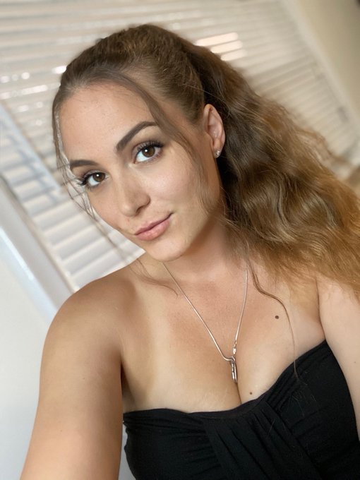 Tuesday&rsquo;s are for selfies https://t.co/OFuMWTcJ0K<a href="/tag/brunette"class="tags"><span>#brunette</span></a><a href="/tag/blonde"class="tags"><span>#blonde</span></a>