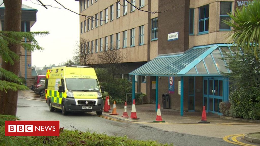 Morecambe Bay NHS Trust: Health officials sent in to oversee care dlvr.it/Ry462q