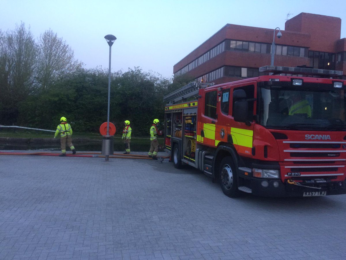 We travelled to Aylesbury for this weeks drill night. The crew used a part of the canal to help maintain their pumping from an open water source.