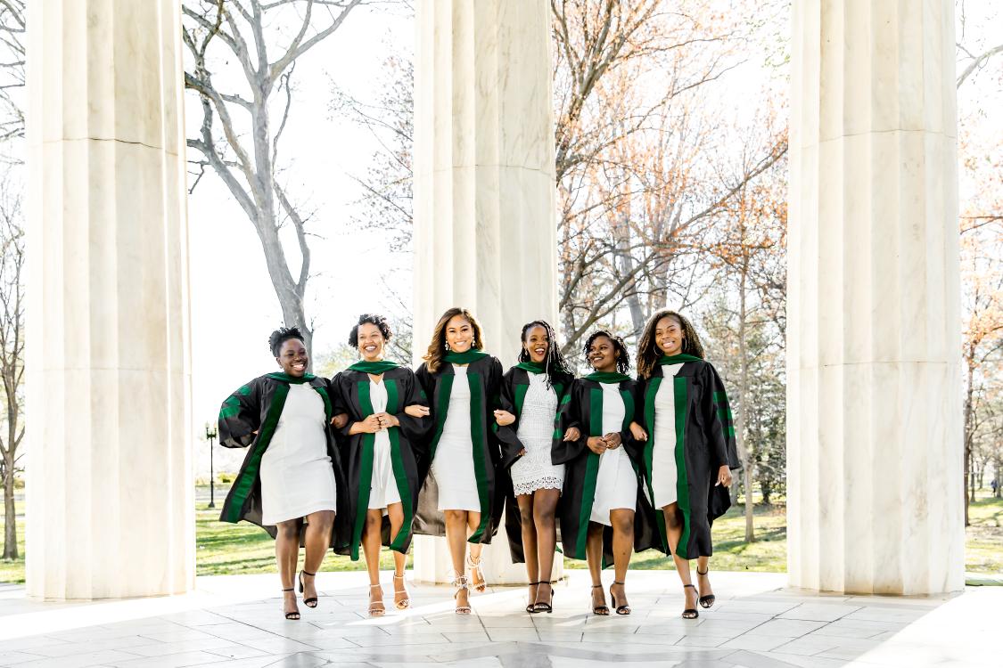 I_IbrahimMD's tweet photo. Seeing these photos finally made it real. God put it in my heart at 6 y/o to become a physician and although the journey looked different than I imagined back then, I think she would be proud of me. I'm proud of my friends (pictured and unpictured). We did THAT.
#MedTwitter https://t.co/OXoS9mCGqG