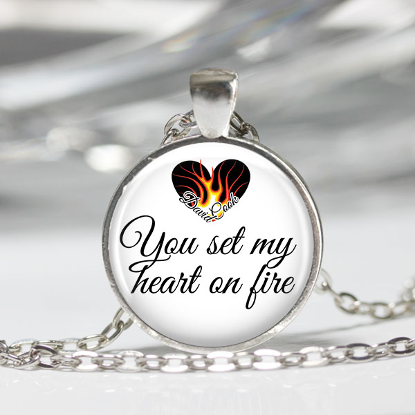 KTStopShop's tweet image. New pendants in the shop to benefit David Cook's Team for a Cure #TeamDC  - if you want custom pendants just message me!! &amp;lt;3 @thedavidcook 
etsy.com/shop/ktstopsho…