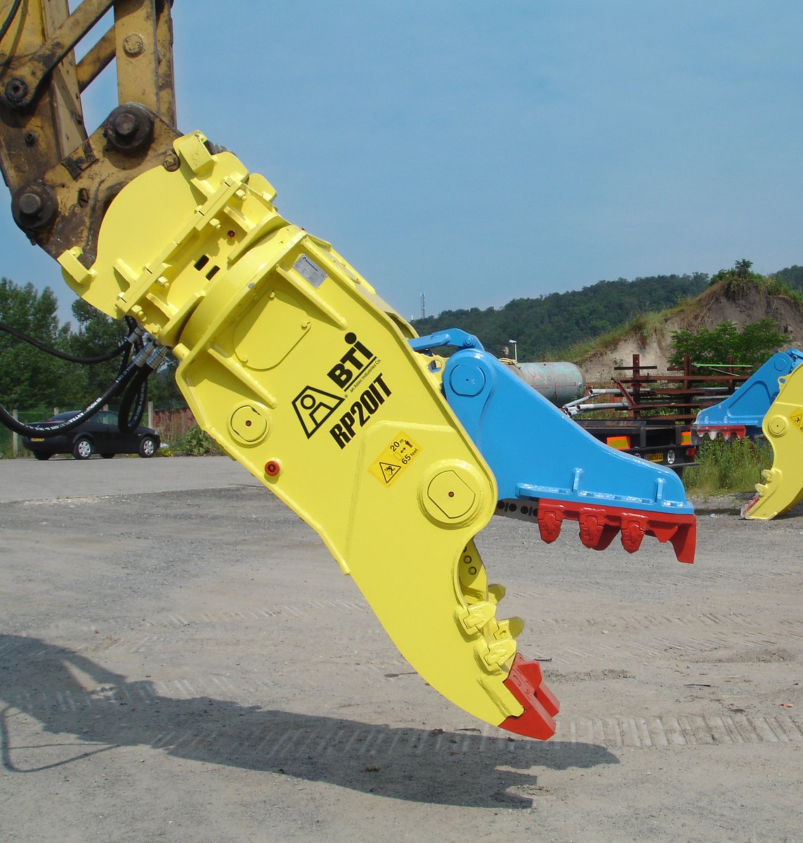 BTi_Astec's tweet photo. Our rotating heavy-duty pulverizers ensure you’re getting accurate positioning for your demolition needs, which makes your job easier and safer in any application! Learn more here: https://t.co/L0hItC1ksy #Astec #OneASTEC #BTI #Pulverizer https://t.co/VzcxtTd9tP