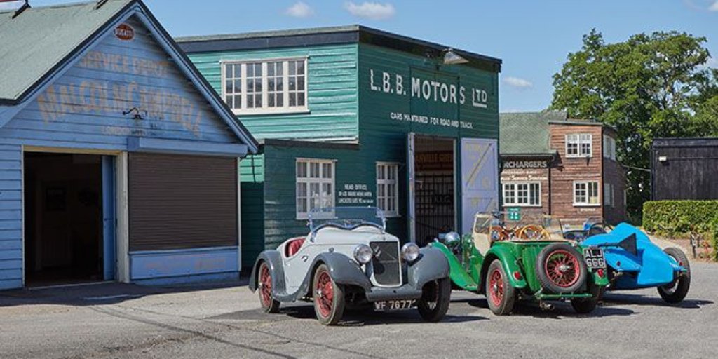 Did you know that the <a href="/BrooklandsMuseu/">Brooklands Museum</a> which is currently featuring in <a href="/SecretsMuseum/">SecretsOfTheTransportMuseum</a>
on <a href="/YesterdayTweets/">U&Yesterday</a> is on our #Chatterbus route? Our Saturday C2 service stops right outside! 

🚌 Find more info on our services here: bit.ly/3xdHxVp