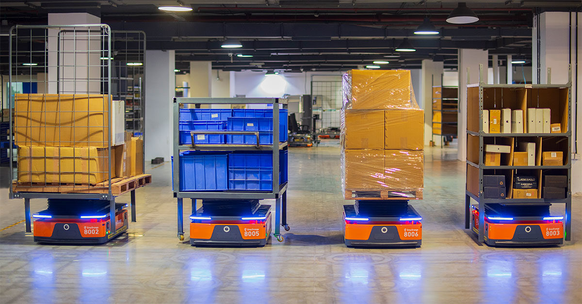 SlamcoreLtd's tweet photo. Intelligence more than strength increasingly the #robot advantage in #warehouse. #spatialintellegence and #visualSLAM in particular separates true #autonomous robots from simple mechanisation. https://t.co/pAlQQ9AMUQ https://t.co/Q7thnbhSCG
