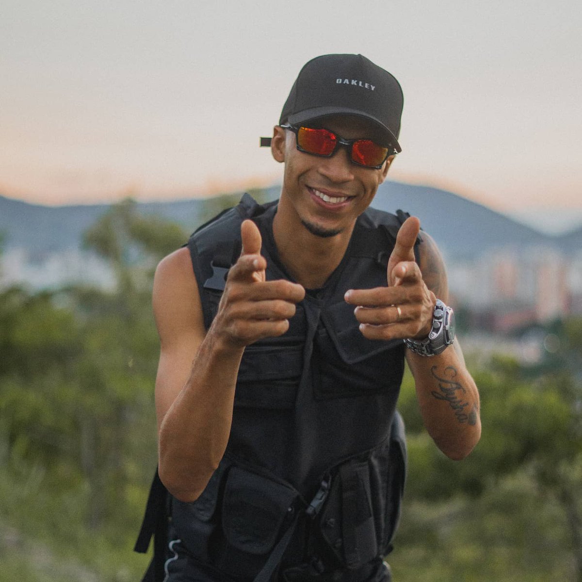 Salve Família,  quem poder se inscrever  lá no meu canal You Tube . 

Lançamento da música OH Mãe,  com clipe dia 23 de Abril . Marca um Amigo no comentário e compartilhe .

youtu.be/5zrWgmADJzU