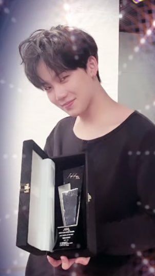 skiesforsuk's tweet photo. giant_ysl IG
'HBD LEADER'
CHOI HYUNSUK DAY
#AllRounderLeaderHyunsukDay
#빛나는샛별_현석아_생일축하해
@treasuremembers https://t.co/YPktIFxIQZ