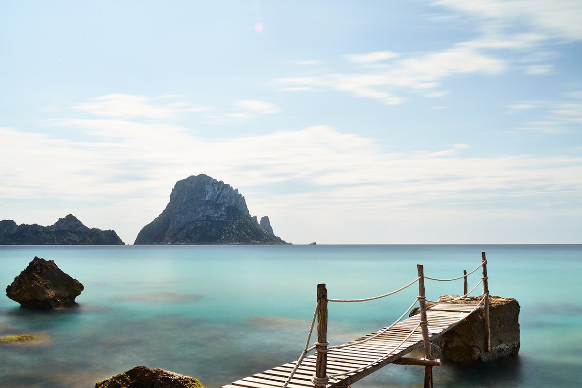 Steeped in legend and mystery, no one image defines Ibiza quite so iconically as the majestic rock Es Vedra. From dawn until sunset, this mythical island is a truly enchanting sight. A place to marvel at the raw beauty of the coastline and immerse yourself in the magic of Ibiza.