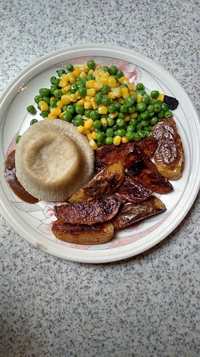 LachlanMain's tweet photo. KITCHEN.
Steak pudding time with optional garlic potato wedges.
#kitchen #steakpudding #garlicwedges https://t.co/jSgWU1GIdR