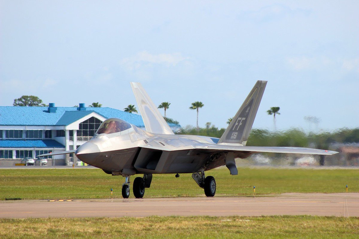 The F22 is such a visceral looking fighter jet. Good looking curves and from a top view it just looks like two engines with a pilot strapped on the front, and that is meant in the best way possible.