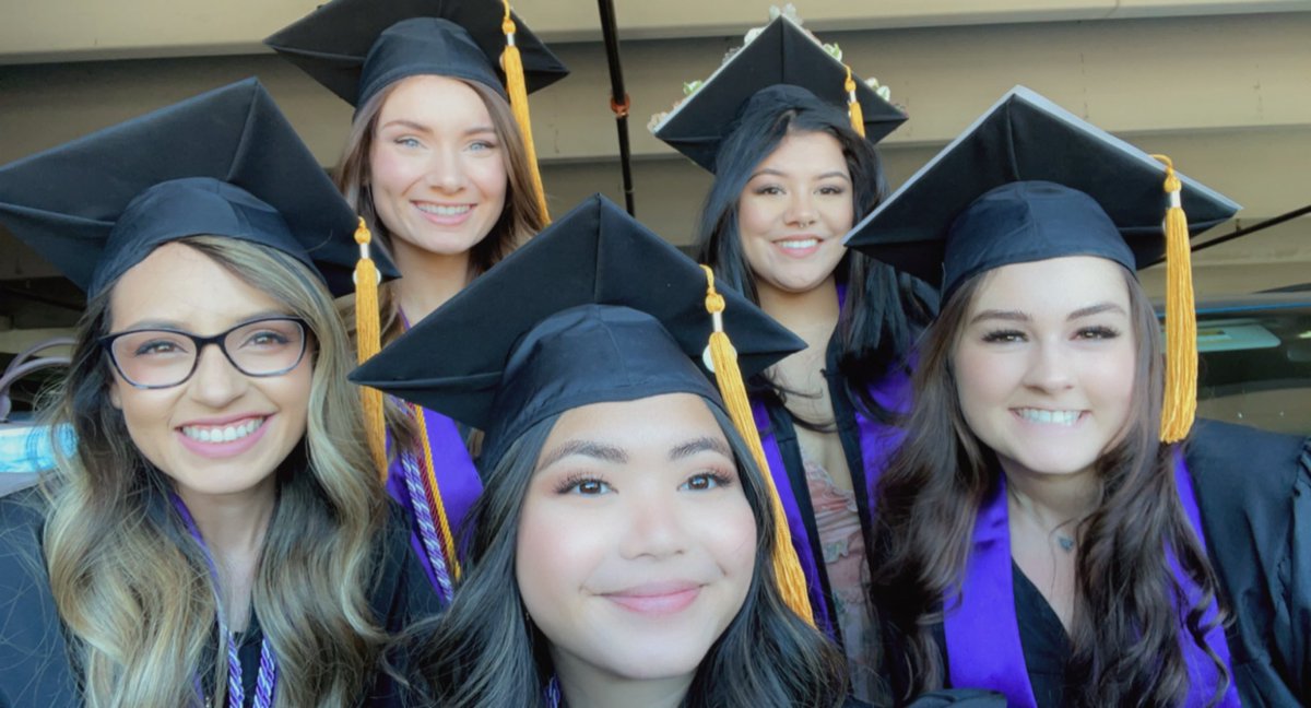 rrhozel's tweet photo. graduation day!! we did it! 🎓🩺🤍 #GCU2021 https://t.co/zWHm28rbZa