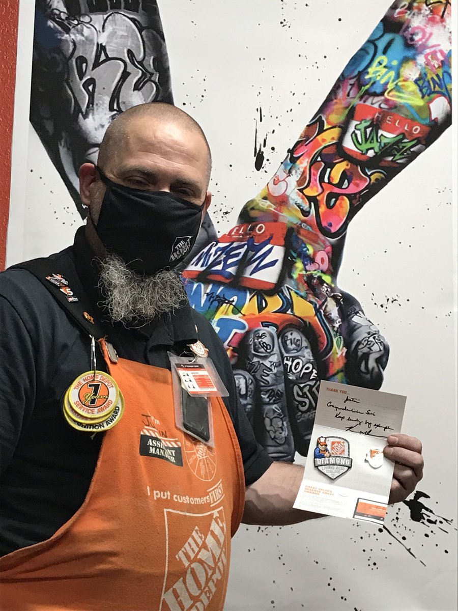 Congratulations Justin on your Diamond award!! ⁦<a href="/ShowMeShawnD196/">Shawn Edwards</a>⁩ ⁦@Melissa_DHRM196⁩ ⁦<a href="/CampSweenScott/">Scott Sweeney</a>⁩ ⁦<a href="/KohlerHomeDepot/">Alex Kohler</a>⁩
