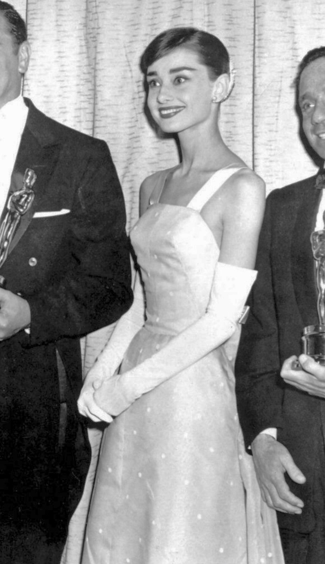 daily audrey hepburn on X audrey hepburn at the 28th academy awards 1956 oscars https t PDFe37r2gl X