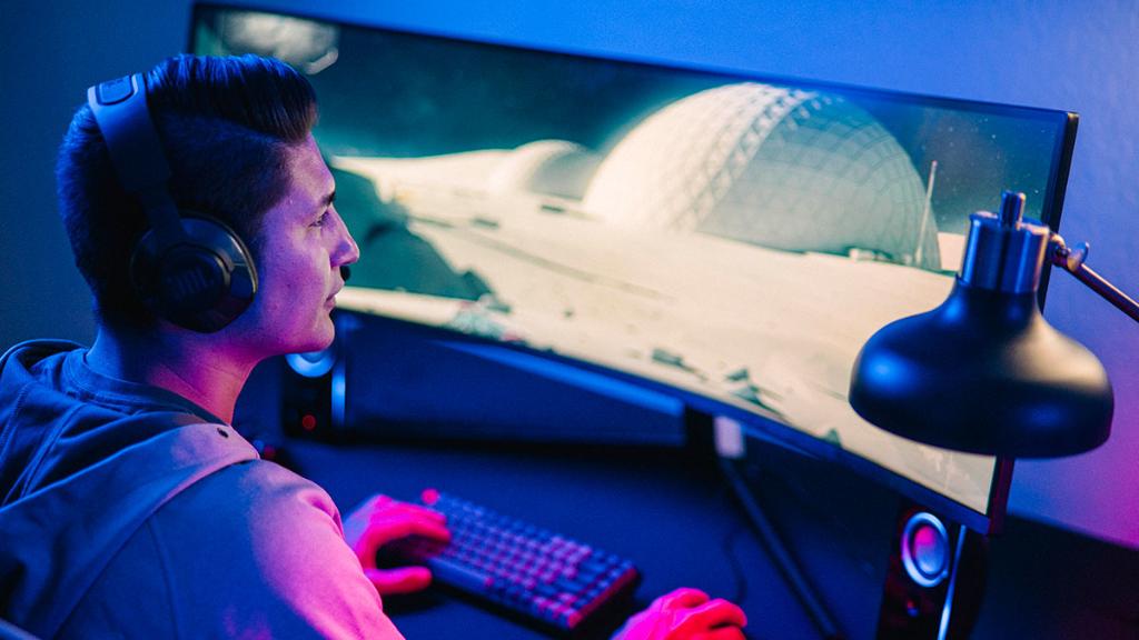 Another world awaits 🎮 

The Odyssey G9 monitor has a customizable curved display for gameplay like never before. #GoBeyond smsng.us/OdysseyG9TW