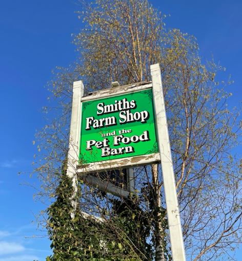 Look at that blue sky 🏞. taken earlier today. Spring has most definitely sprung! Who know that sun ☀️, daffodils 🌼 and warmth 🥰 could bring so much joy? Pop in and say if you're passing #shoplocal #freshisbest #springhassprung