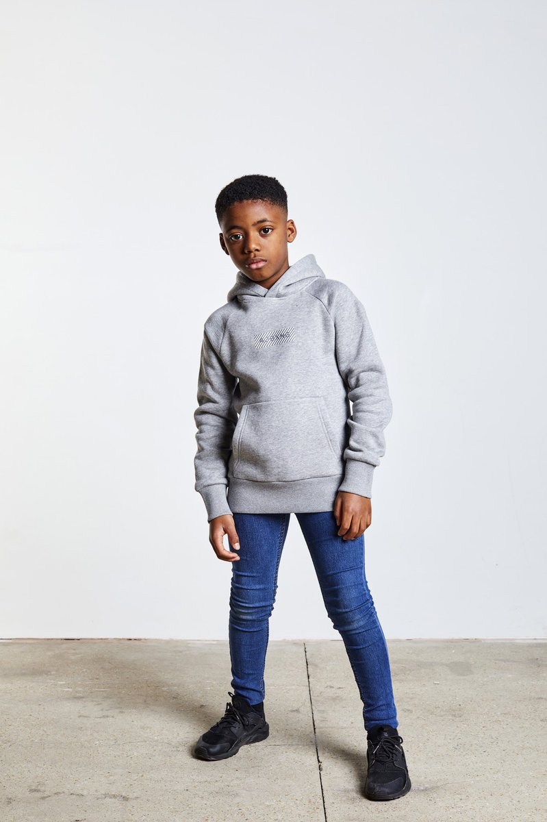 AJBXNG's tweet photo. Comfort &amp; style brought to you by AJBXNG | Created by @anthonyjoshua. 

Spring Drop 1 | Live 21.04.21 6pm BST. Limited availability! https://t.co/w8YYRpXNvM