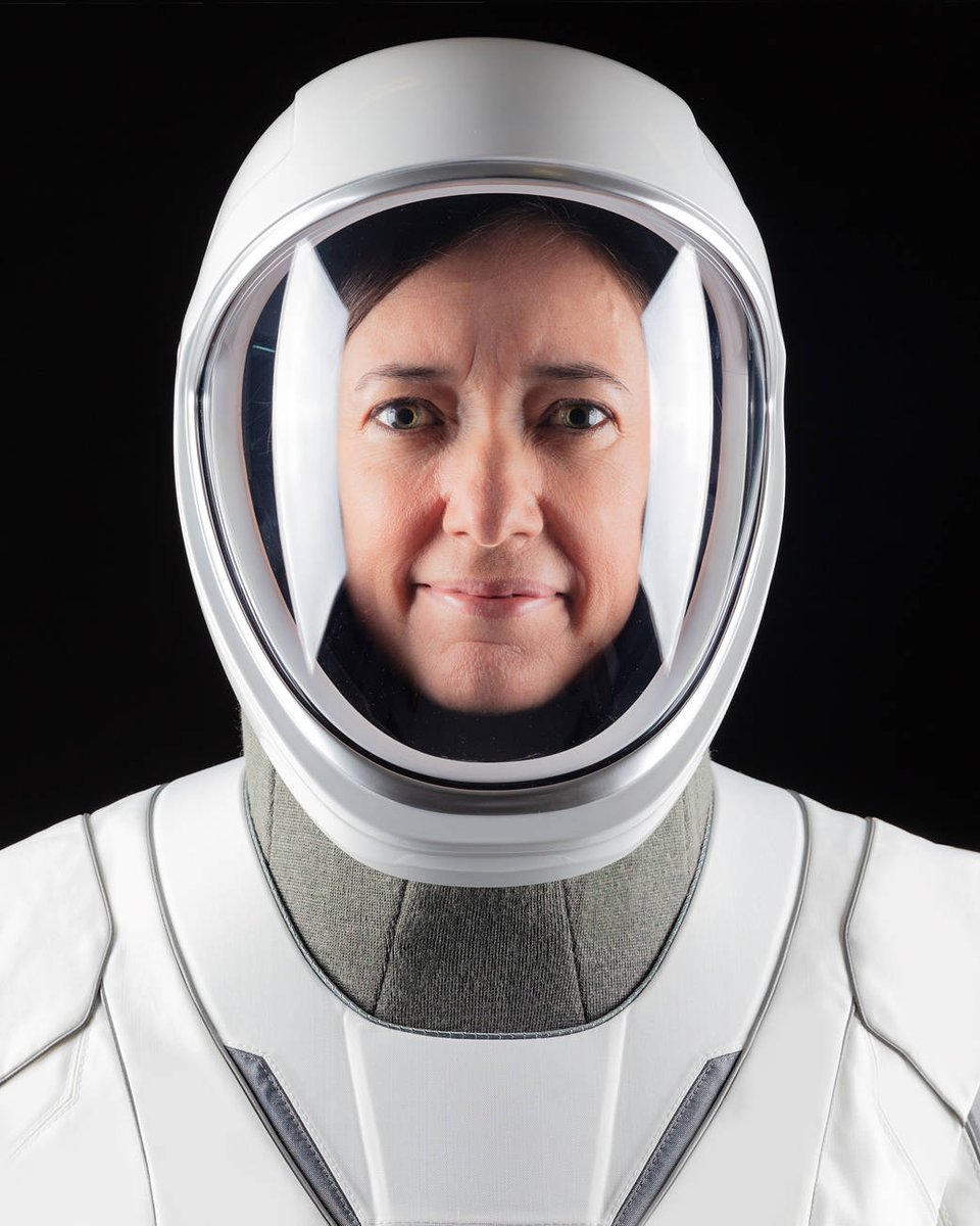 UCSanDiego's tweet image. Did you hear that @Scripps_Ocean alumna @Astro_Megan is headed to space on April 22? Comment below with your well wishes for Megan and be eligible to pick up one of our custom mission stickers at the @ucsdbookstore pick-up window from April 19-23 between 9am-4pm 🚀