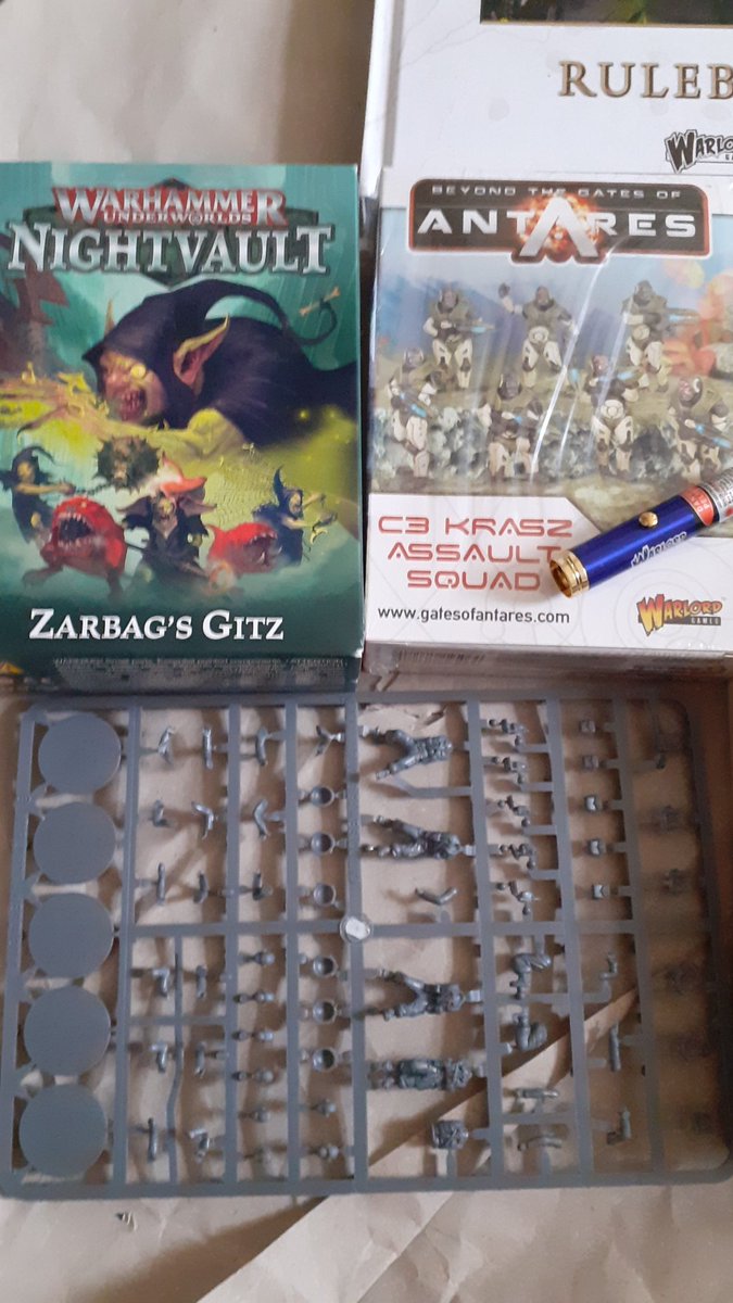 rustedwirewitch's tweet photo. It's Kyrie's 328 follower giveaway bonanza!

Do you want random hobby projects? Because this is how you get random hobby projects.

Follow, like and retweet!

(Please. I do not have enough space for air at home. Take my things!) https://t.co/qtlgm7ME2B