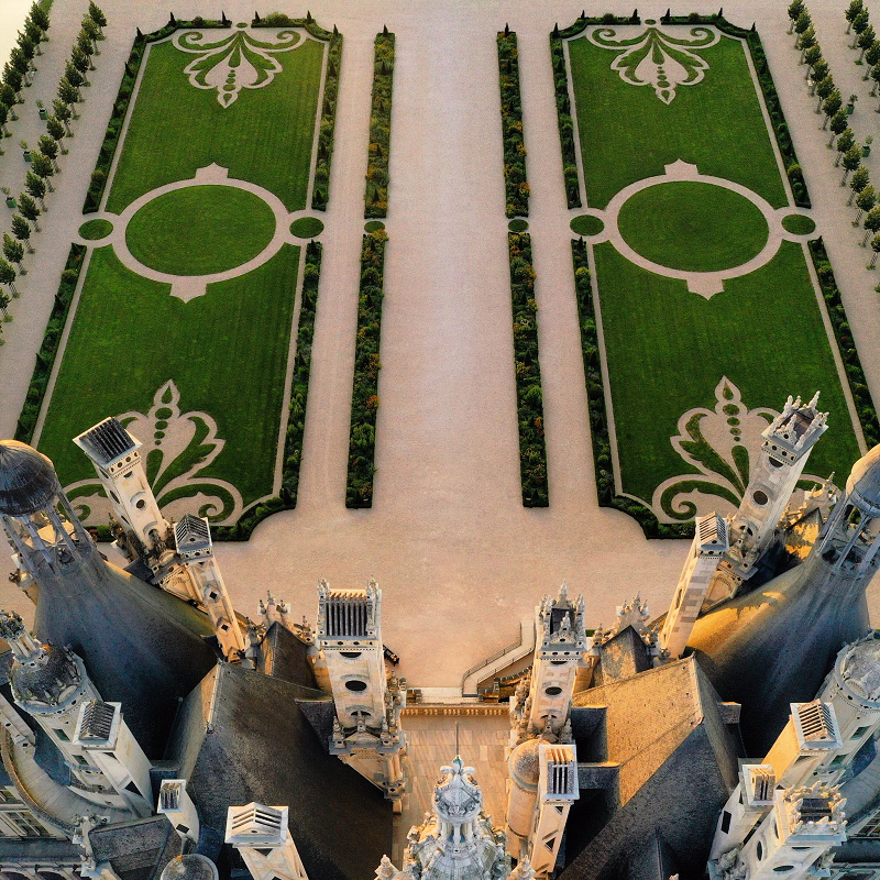 domainechambord's tweet image. Retour de la #BattlePhoto ! Le thème de "l'autre côté" 📸  
P3 Les jardins à la française 🍀