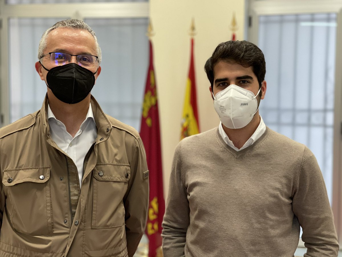 Diego Avilés (@diegoaviles_) on Twitter photo Ramón Sánchez tomó posesión hace unos días como presidente de la Cofradía de la Misericordia, de #SanMiguel
Hoy me ha contado su magnífico proyecto para estos 4 años y le he ofrecido la colaboración de <a href="/MurciaOeste/">Distrito Centro - Oeste (Murcia)</a>
Las cofradías también hacen barrio 😊 Ramón Sánchez tomó posesión hace unos días como presidente de la Cofradía de la Misericordia, de #SanMiguel
Hoy me ha contado su magnífico proyecto para estos 4 años y le he ofrecido la colaboración de <a href="/MurciaOeste/">Distrito Centro - Oeste (Murcia)</a>
Las cofradías también hacen barrio 😊