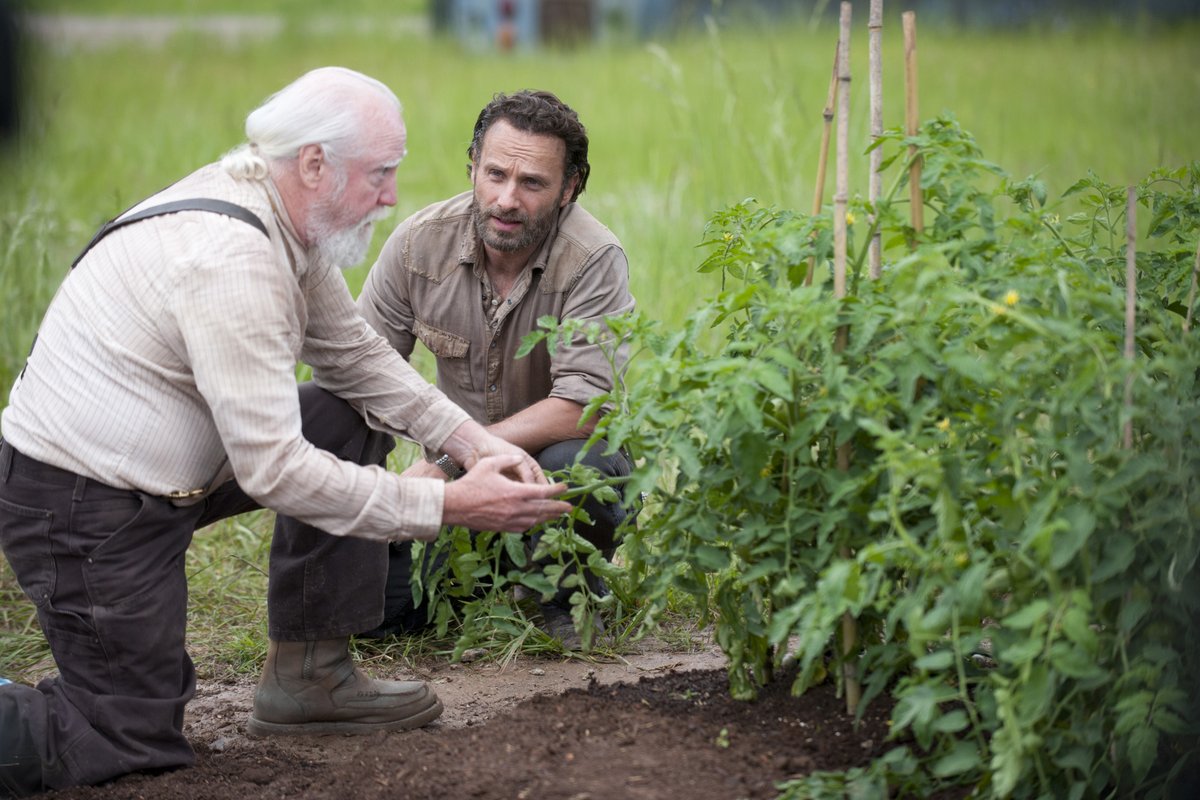 TheWalkingDead's tweet photo. Happy 4/20 https://t.co/y2BDevgVTi