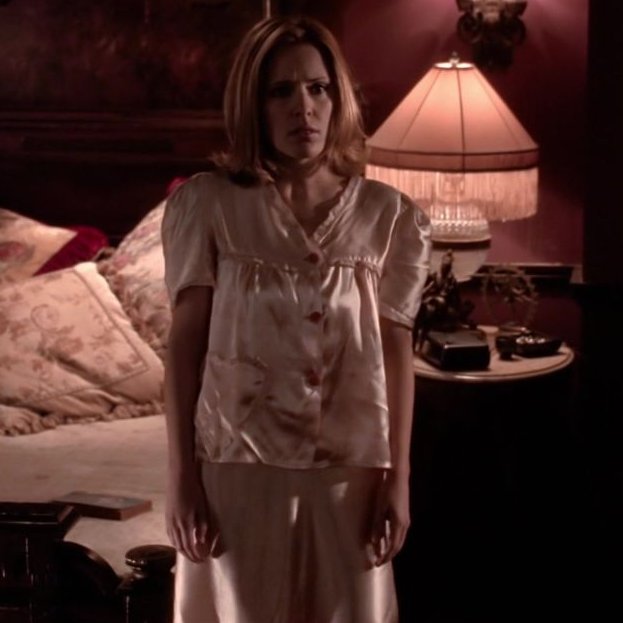 BadBuffyOutfits tweet picture