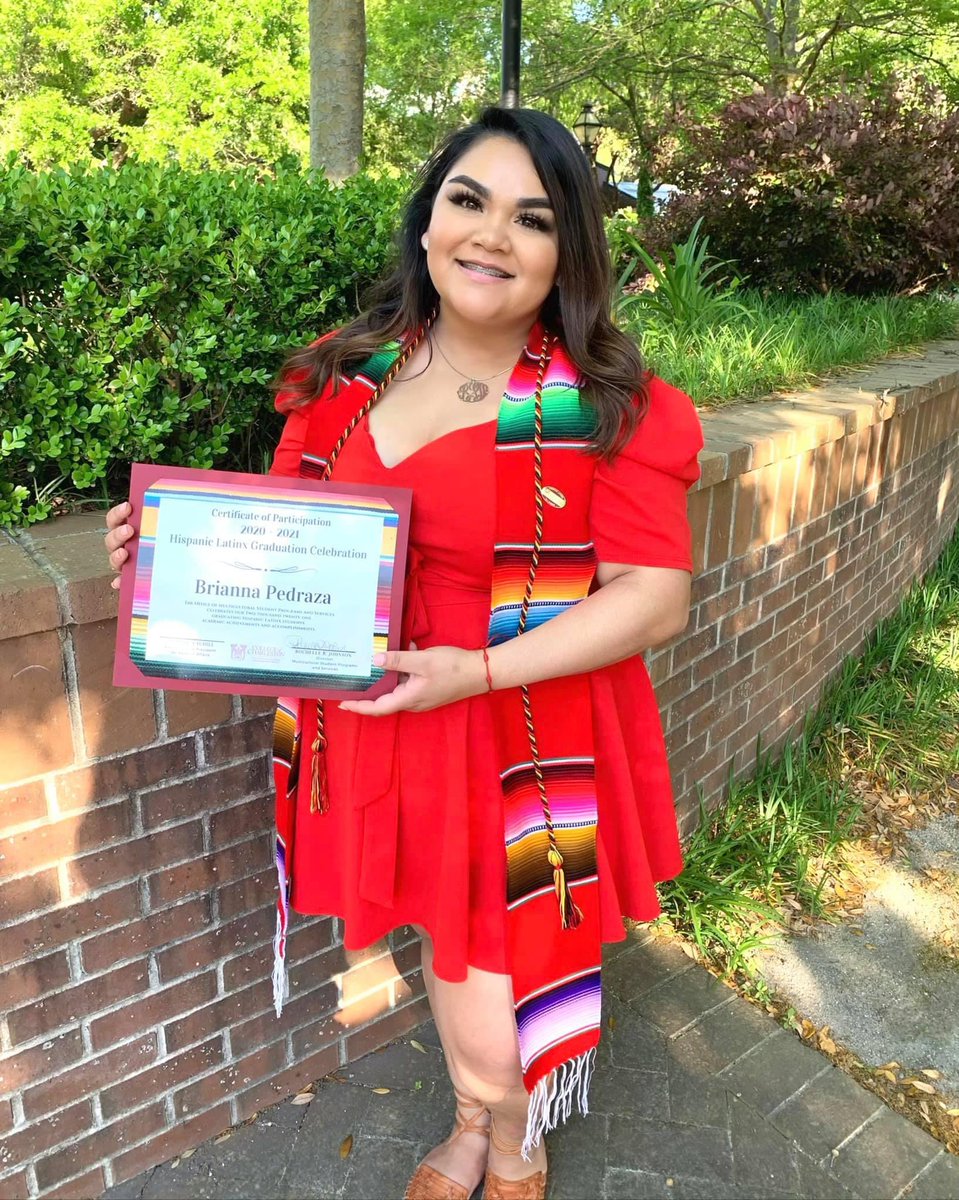 LLCS_NaviGators's tweet image. Congrats to LLCS Alum, Brianna Pedraza, for completing the Hispanic/Latinx Graduation Celebration at CofC! #ALUM #GATORS WE CHOMP