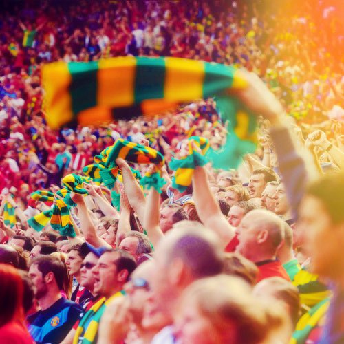 UtdJackkkk's tweet photo. Green &amp; gold until the club is sold. It really is time to go. #GlazersOut https://t.co/T9sSuA3qiv
