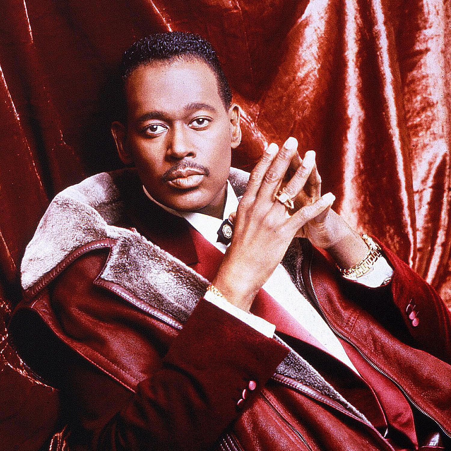 Happy 70th birthday to one of the greatest & most legendary vocalists of all time, luther vandross! 