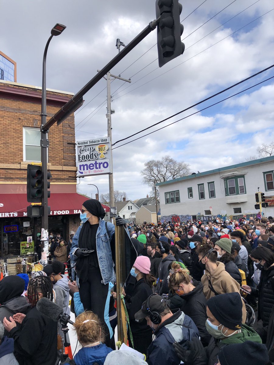 OmarJimenez's tweet photo. The sun is out on George Floyd Square as hundreds have come to celebrate the conviction of Derek Chauvin. #GeorgeFloyd https://t.co/3rIktsOlZG