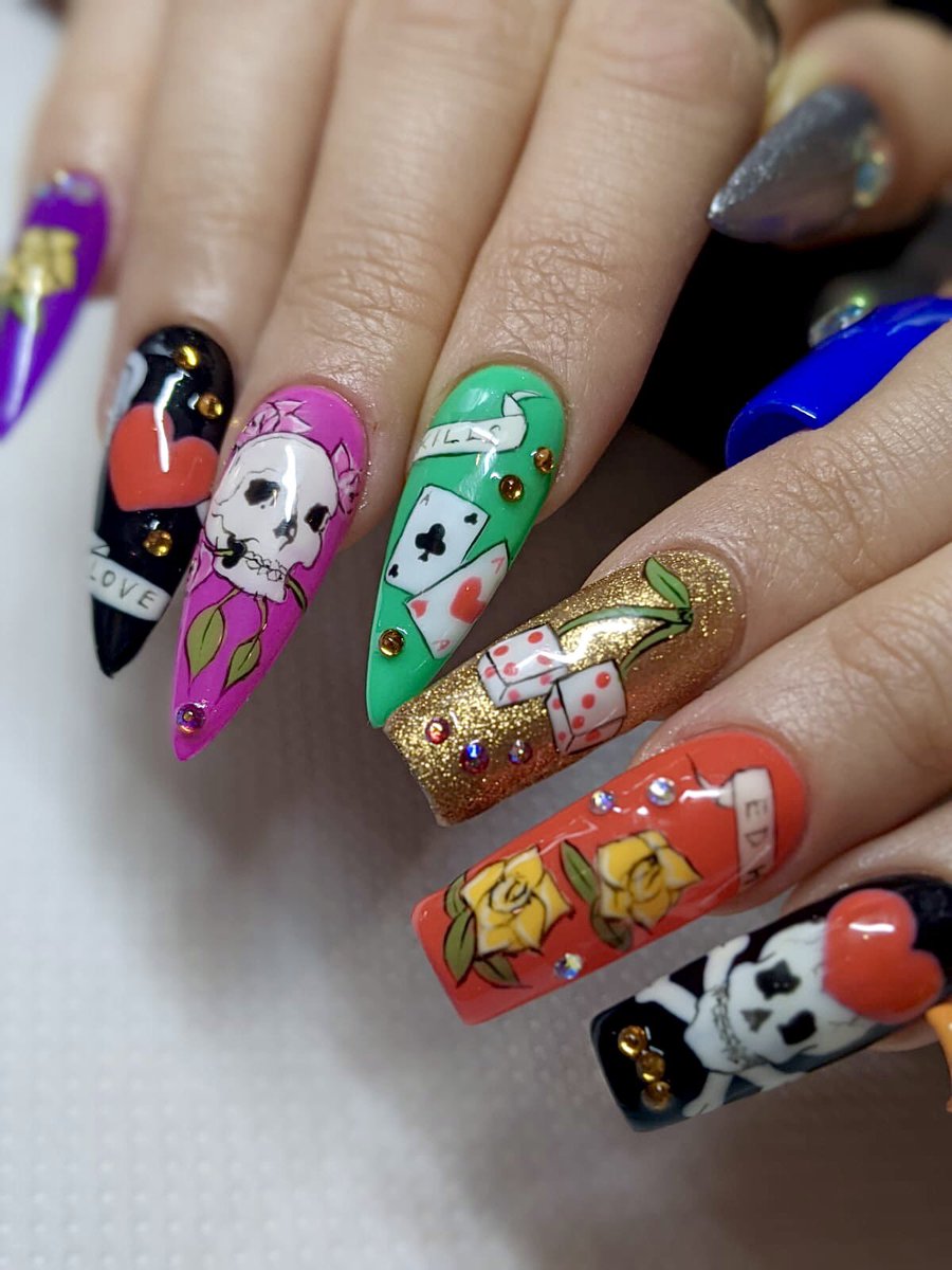 ballpit_nails's tweet photo. Hand-painted @EdHardyEu nail art by  @ballpit_addict We love a good 90’s aesthetic ! 🍒🤎 #90sareallthat #nailtech #artistsontwitter #nailsoftheday https://t.co/sa9pPy3sTD