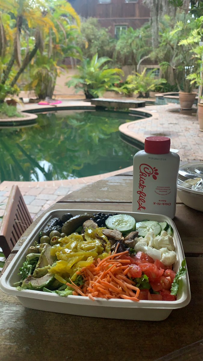 TampaJay_'s tweet photo. Anyone else use Chick-fil-A sauce as salad dressing? #chicfilasauce https://t.co/hTrJGfDTDq