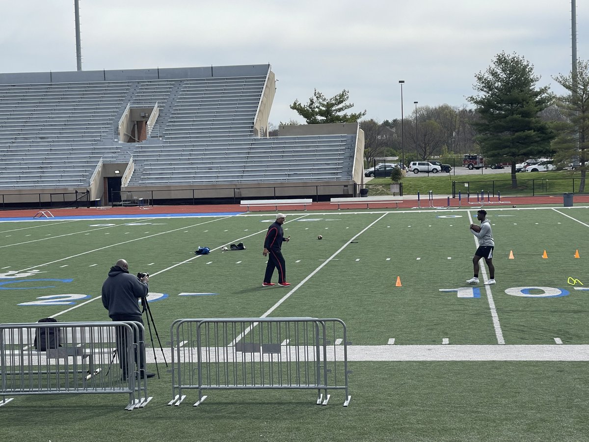 khobie_martin's tweet image. How I spend my Saturday mornings! #RBTraining #PuttingInWork #KhobieMonster 🏈Class of 2024