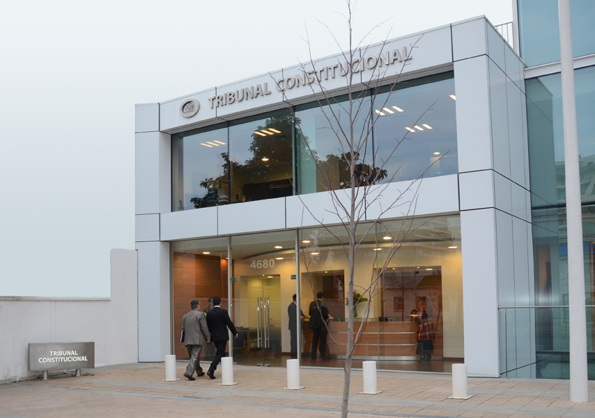 Themistocleste's tweet photo. El Tribunal Constitucional está ubicado en Huérfanos 1234. Y se encuentra funcionando en su nueva sede institucional ubicada en Apoquindo 4.700, Las Condes. El teléfono de la mesa central es el 7219200. #TerceRetiro10ciento https://t.co/1lRUsFHskw