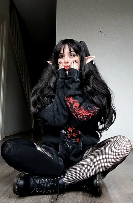 so comfy~so proud ( ꈍᴗꈍ)🖤 @Corpse_Husband https://t.co/bM0FutamDO<a class="tags" target="_blank" title="On Twitter" href="/?out=eyJ0eXAiOiJKV1QiLCJhbGciOiJIUzUxMiJ9.eyJpYXQiOjE3MTIxNzA3MDMsImlzcyI6InR3cG9ybnN0YXJzLmNvbSIsIm5iZiI6MTcxMjE3MDcwMywiZXhwIjoxNzQzNzA2NzAzLCJyZWRpcmVjdF91cmwiOiJodHRwczovL3R3aXR0ZXIuY29tL0NvcnBzZV9IdXNiYW5kIn0.c_MhOWMl4s0tI3-F5iADA6jwA7n0x7ar8rYfH8AB1RwuLclnmHqup7_LCO0seC3D1Gu_OgmR1pr8g2VCsG-2EQ">@Corpse_Husband</a>