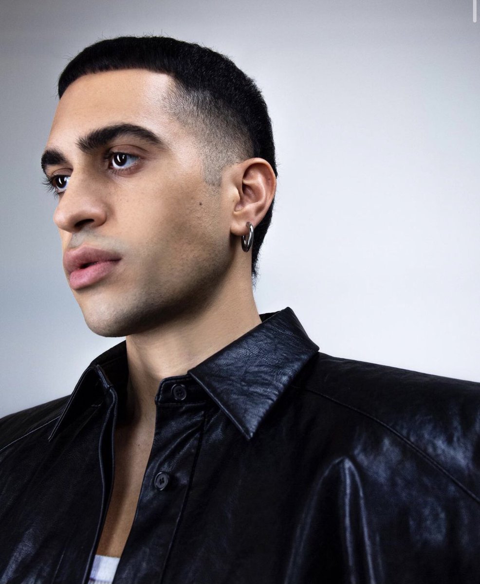 mrsxsprouse's tweet photo. mi esplode il cuore di gioia, zero è un altro capolavoro, non ne sbaglia uno, mahmood mi rende così orgogliosa ogni giorno >>>

#mahmood #ZeroNetflix https://t.co/ReaLJ7NYW0