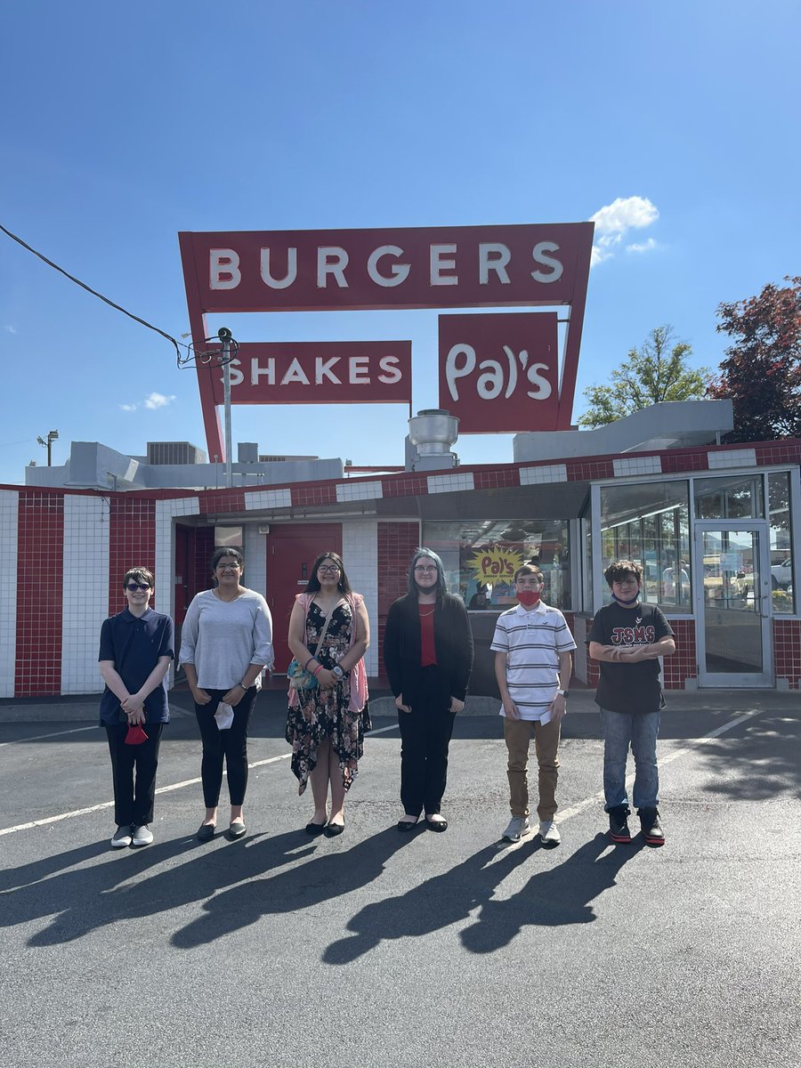 LynnaBingham's tweet photo. Such a rewarding afternoon spending time with student leaders from @KCS_Sevier! Thanks @kptchamber for making this possible! https://t.co/r5usRxHoYo
