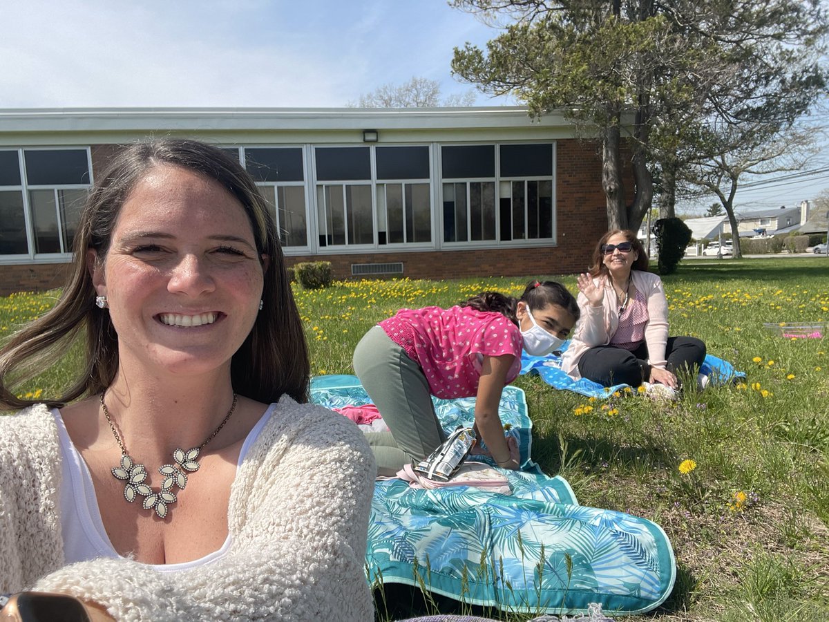 _s_callan's tweet photo. We had so much fun celebrating day 2 of Earth week! Our outdoor picnic was so special on this sunny spring day! So grateful to live on this magnificent planet! 🌎🍃 @BGreenSchool @emeadowschools https://t.co/keaO5rUDKi