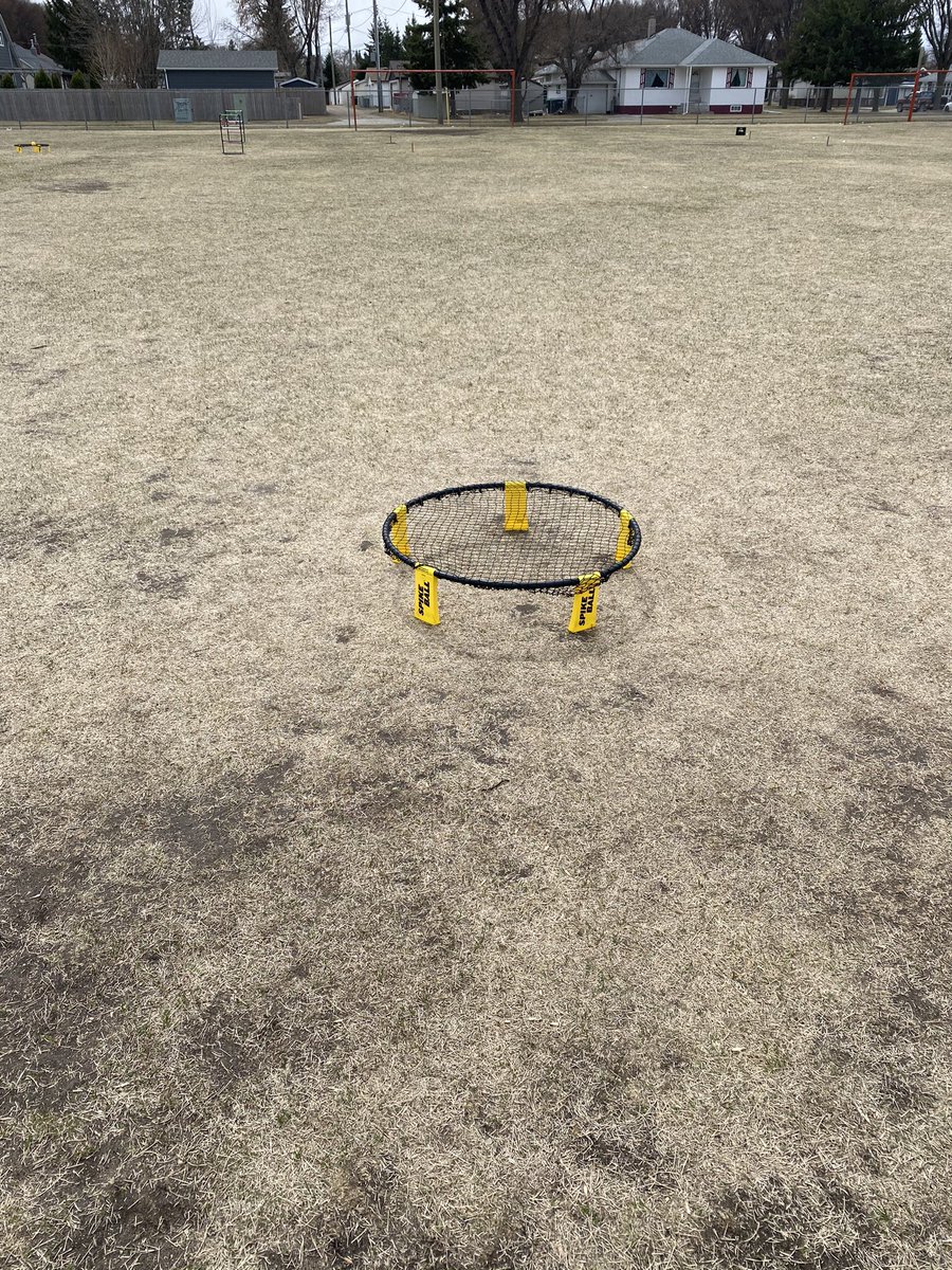 Yard games, yard games, yard games. Bocce, ladder golf, horse shoes, spike ball, frisbee golf. #outdoorpe