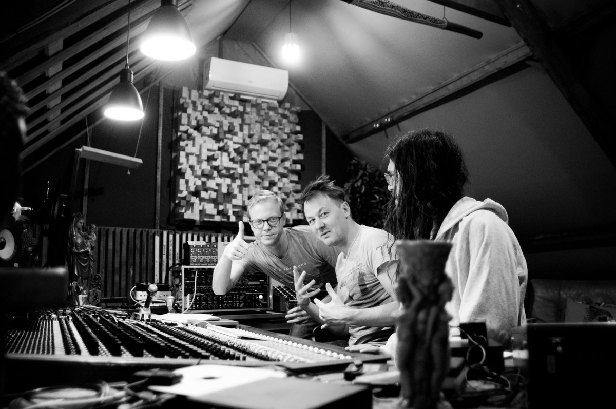 GoMarchGoMarch's tweet image. Friday (23/04) = Release day ! 
It seems like another life when we recorded this album. 
Good memories ! Lots of thanks to the awesome @JannesVanRossom  who helped us recording at Dunk!Studios. 
Some recording images: