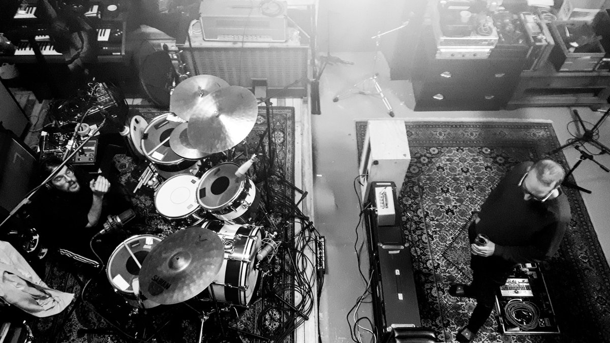 GoMarchGoMarch's tweet image. Friday (23/04) = Release day ! 
It seems like another life when we recorded this album. 
Good memories ! Lots of thanks to the awesome @JannesVanRossom  who helped us recording at Dunk!Studios. 
Some recording images: