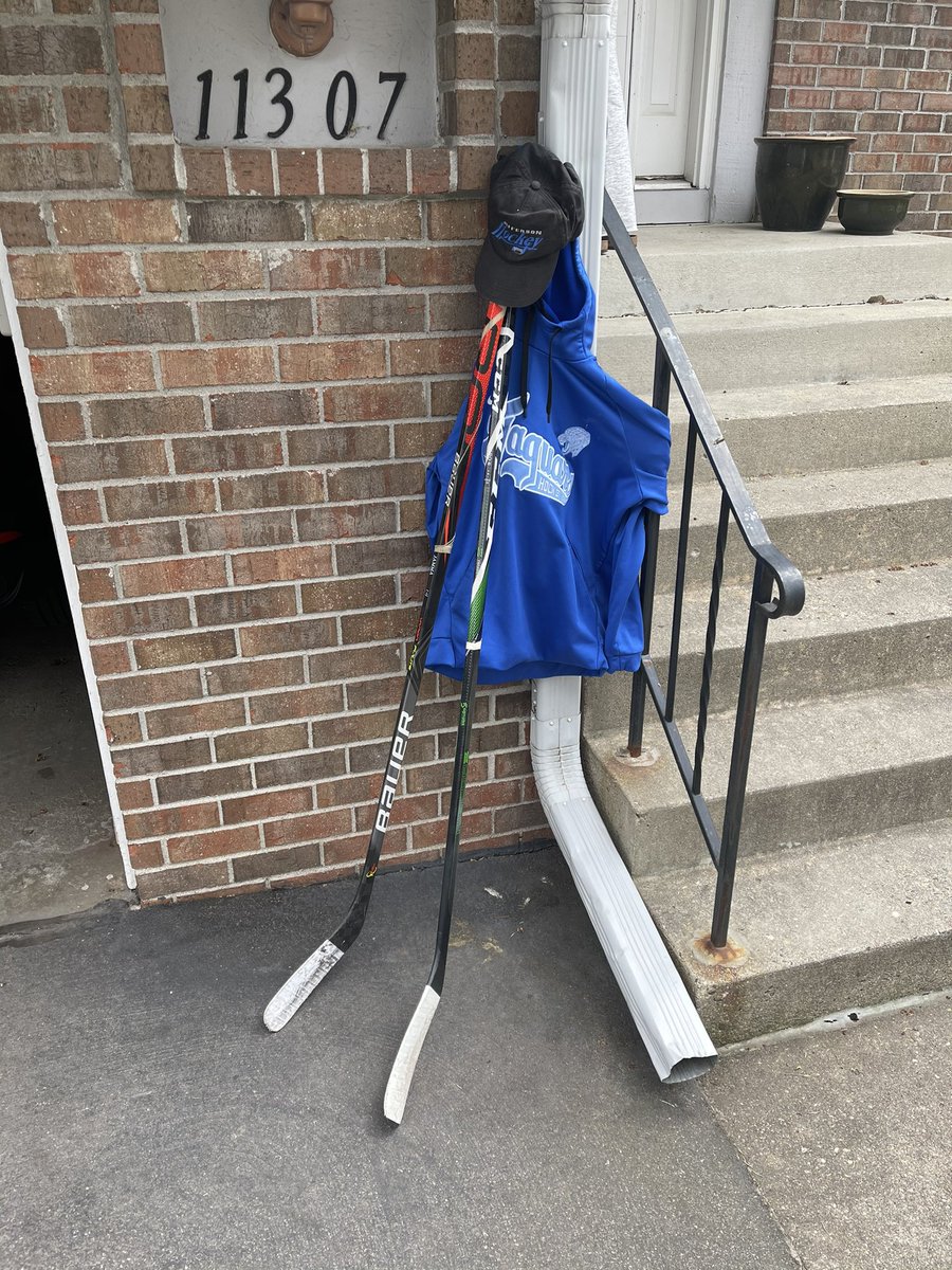 Sticks out for coach Ryan today. Keep his family and the Jefferson community in your prayers! Forever in our hearts coach Ryan💙 <a href="/JHBCHockey/">Jefferson Youth Hockey</a> #wearefamily