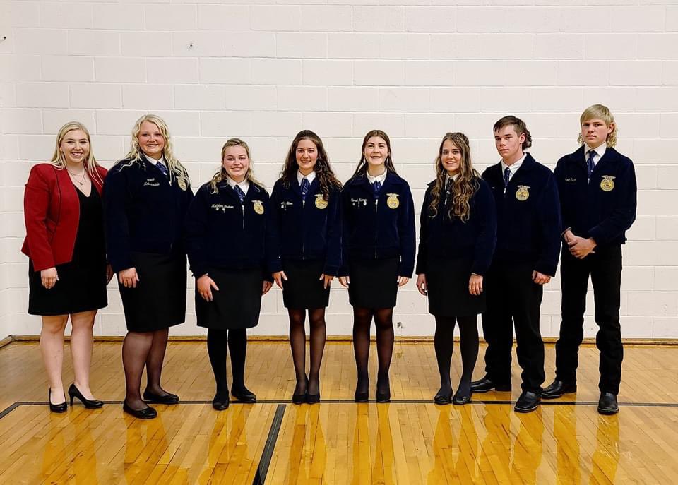 LCC_FFA's tweet photo. Officer team 2021-22. Left to right Advisor: Ms. Strope, Parliamentarian: Bernice McCorkindale, Reporter: Maddy Graham, Vice President: Sam Pehrson, President: Sarah Karnes, Secretary: Jaclyn Kempf, Treasurer: Aaron Bloom, Sentinel: Grant Erwin. https://t.co/FYiP6f91XX