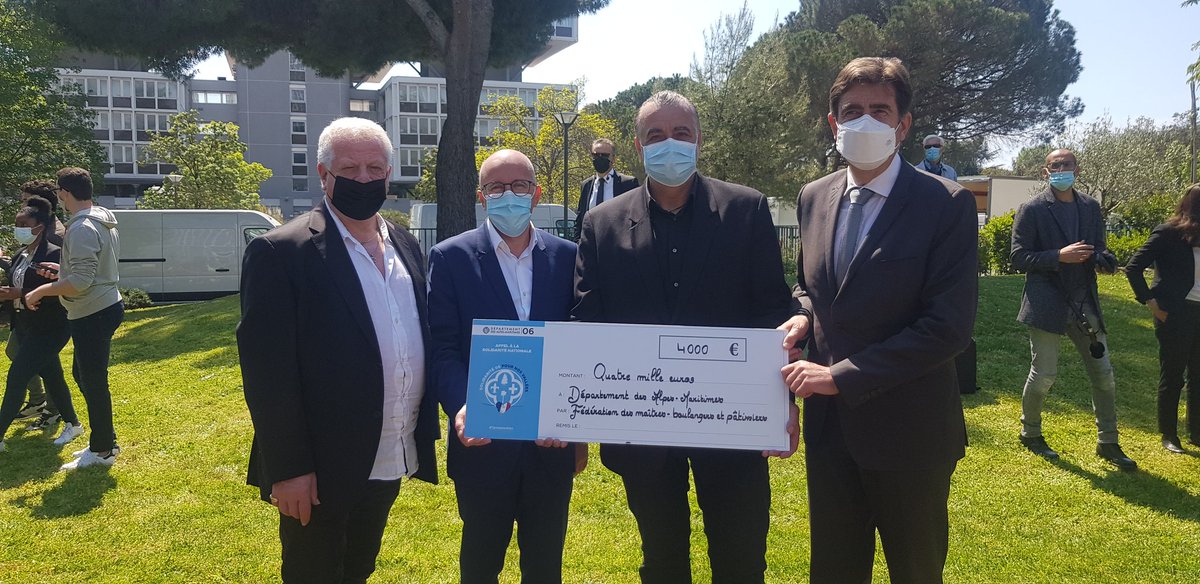 La fédération des boulangers et son président Gilles Dutto, membre de l'U2P06, a remis un don à <a href="/ECiotti/">Eric Ciotti</a> et <a href="/ca_ginesy/">Charles Ange Ginésy</a> pour les vallées sinistrées. Après l'action de l'U2P06  de collecte de matériel pour les entreprises sinistrées, la solidarité continue pour notre Haut Pays !