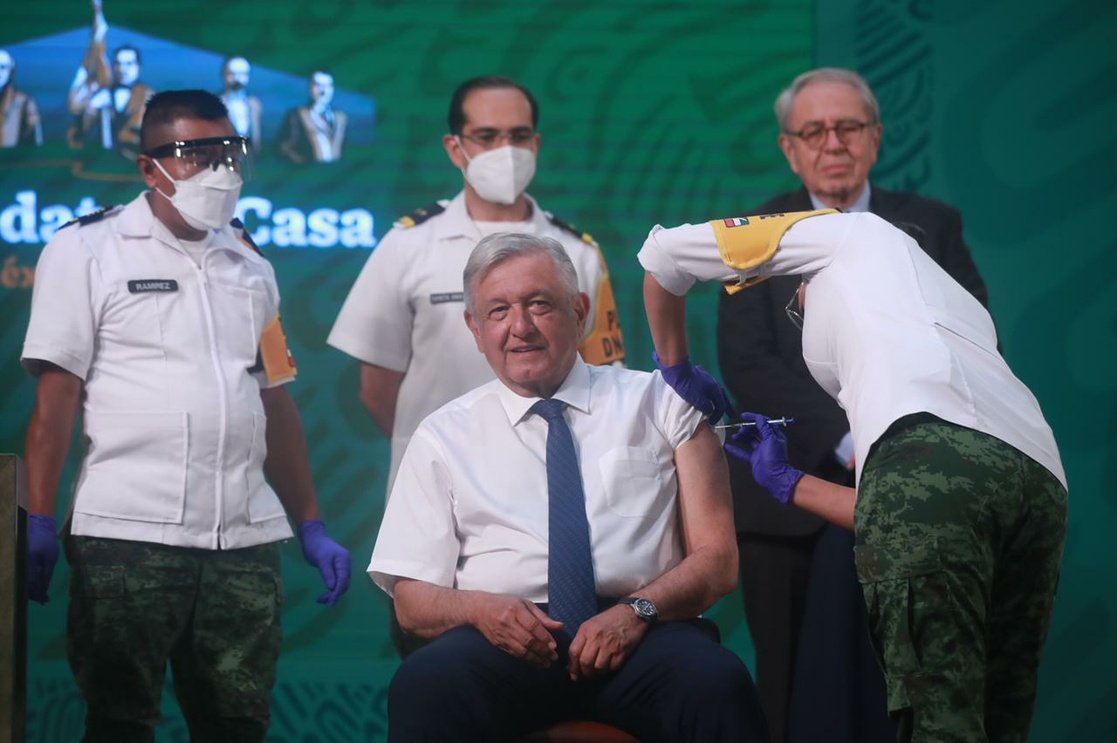 PedrohacesO's tweet image. En los nuevos tiempos, ya NADIE se salta la fila. Se acabaron los privilegios, TODOS gozamos de los mismos derechos.

¡Tenemos mucho Presidente!
@lopezobrador_ #MéxicoUnido