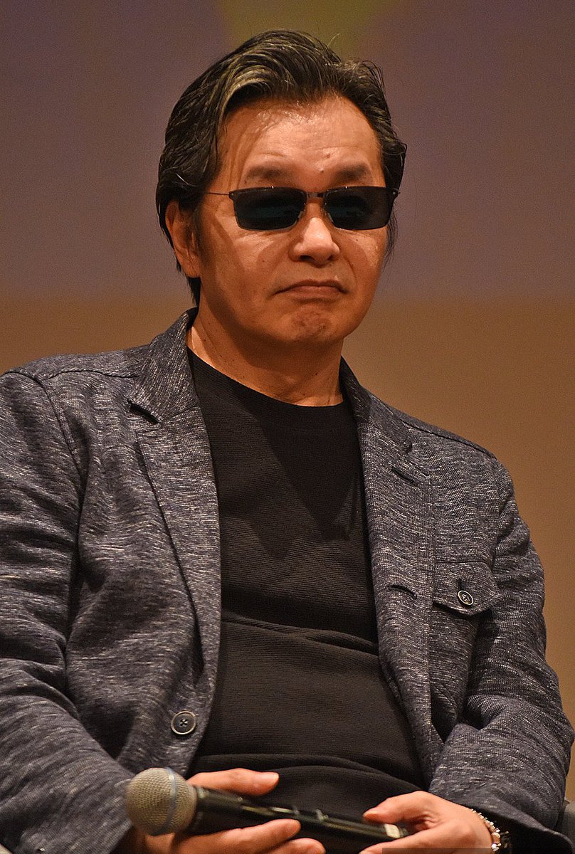 Après ses études secondaires, Morita déménage à Tokyo pour devenir mangaka. Jump le recommande à Tsukasa Hojô, mais c& #39;est finalement chez Tetsuo Hara - alors en demande d& #39;assistants - qu& #39;il passera le plus de temps, oeuvrant sur Hokuto no Ken. Hara deviendra son mentor. 3/20