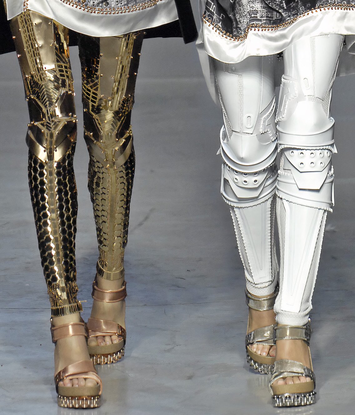 gastt Fashion on X: 'Robot' Leggings from Balenciaga Spring 2007