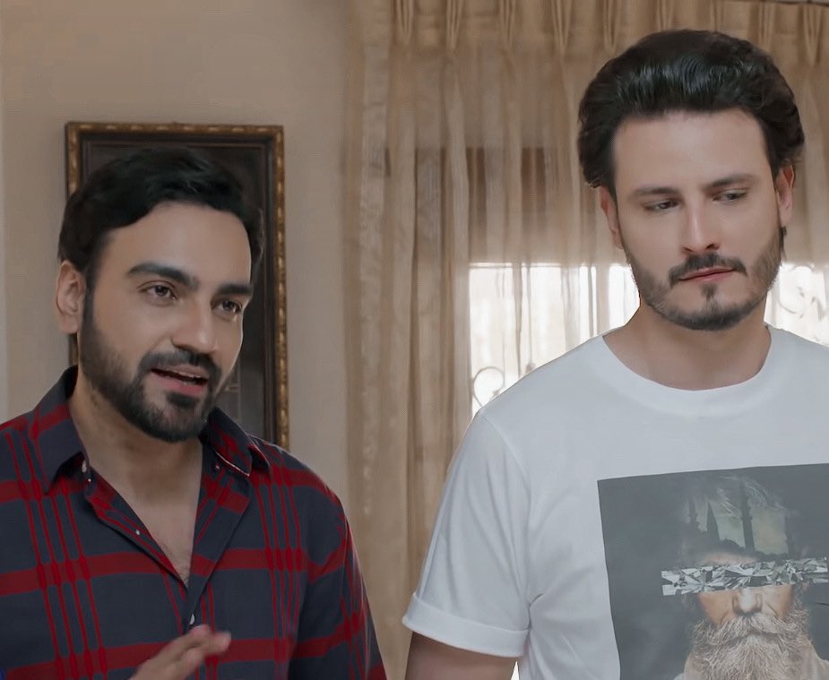 Hadi and Faizi are true representation of how brothers are.Always troubling their sisters and asking them to make ChaiKia khushi milti hai in sare bhaion ko behno ko tang krke? #ChupkeChupke