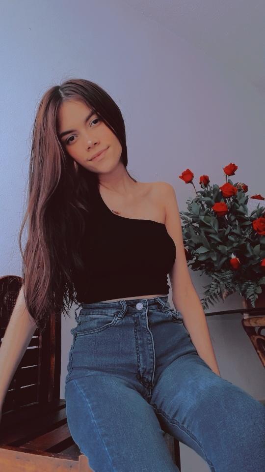 julipackescort's tweet photo. Chicos estoy libre hoy manden dm y aparten su cita también tengo venta de pack y video llamada https://t.co/nYnkAaNcs2